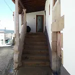O Ze Ja Dormiu Aqui Holiday home *